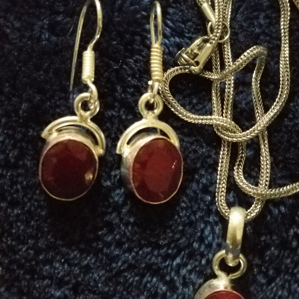 Necklace set - Picture 4 of 8